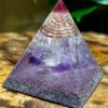 Orgonite Pirâmide Ametista - Espiritualidade e Sabedoria - Image 4