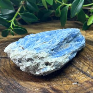 Pedra Bruta de Cianita Azul – 214g