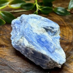 Pedra Bruta de Cianita Azul – 140g