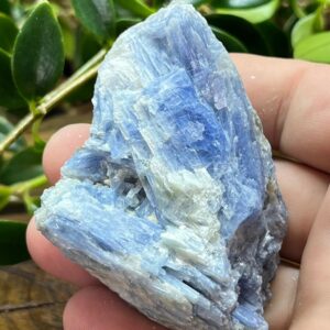 Pedra Bruta de Cianita Azul – 140g