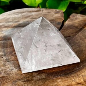 Pirâmide de Cristal – Quartzo Transparente – 350g