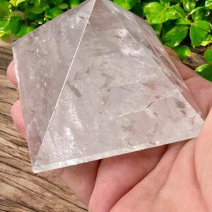 Pirâmide de Cristal – Quartzo Transparente – 350g