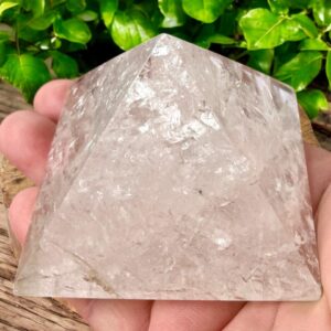 Pirâmide de Cristal – Quartzo Transparente – 322g
