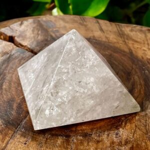 Pirâmide de Cristal – Quartzo Transparente – 322g