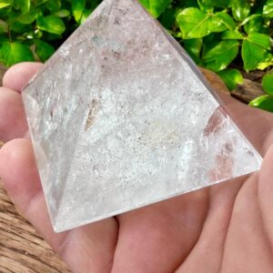 Pirâmide de Cristal – Quartzo Transparente – 250g