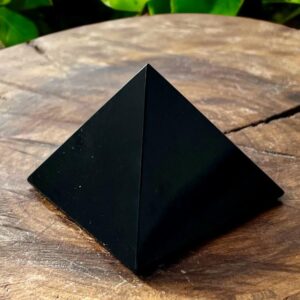 Pirâmide de Obsidiana Negra – 140g
