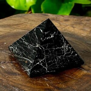 Pirâmide de Turmalina Negra – 148g