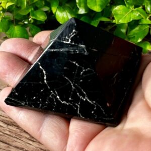 Pirâmide de Turmalina Negra – 174g