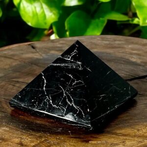 Pirâmide de Turmalina Negra – 174g