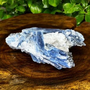 Pedra Bruta de Cianita Azul – 211g